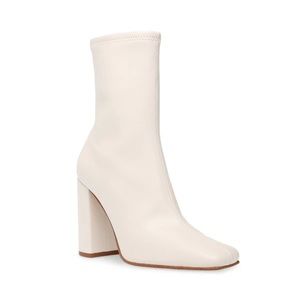 Steve Madden Lynden Bootie in Bone Patent size 6.5